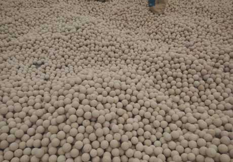 Cheap High Alumina Grinding Balls For Sale in Rongsheng Kiln Refractory Manufacture